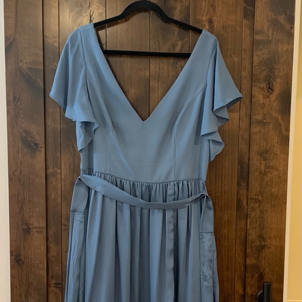 David’s bridal flutter sleeve v-neck charmeuse bridesmaid dress size 12